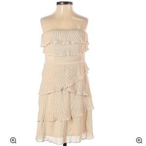 Pins and Needle sweetheart lace dress
